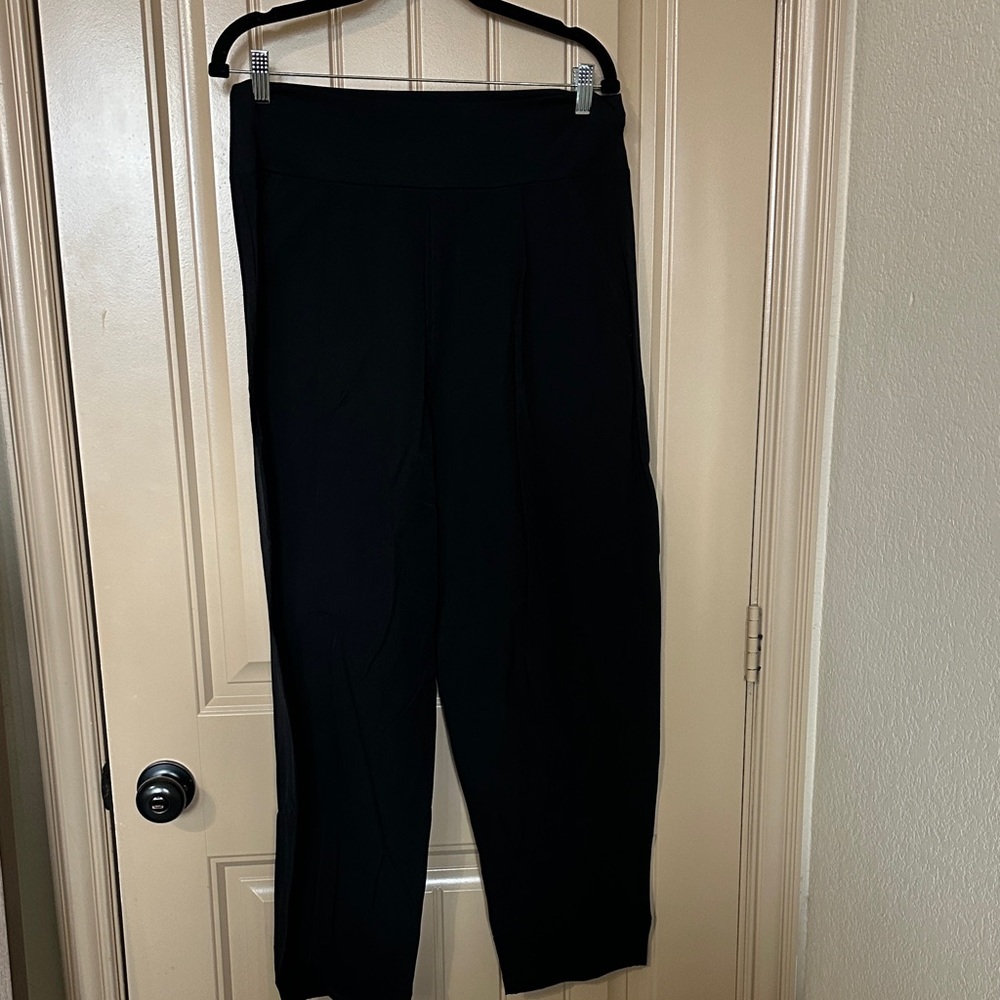 CAbi Black Casual Pants Soft Waistband Bright Idea Chilling Pant size M NEW!